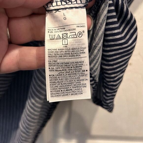 Old Navy Women's Large Blue White Striped Shirt V-neck Loose Fit Rayon - Picture 7 of 7